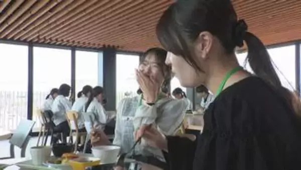 普段なかなか見られない『社員食堂』に潜入　「1日1000人以上利用の“大規模”食堂」と「食事“無料” 立山連峰を望む絶景カフェテリア」