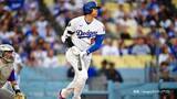 「大谷翔平　5回に代打送られ途中交代　前の打席で右手に死球直撃　あすは投打二刀流で先発、菅野智之と対戦予定も」の画像1