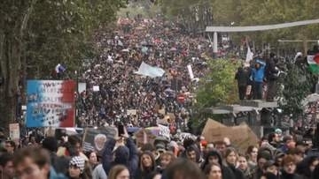 フランス政府、教育環境改善で新たな政策　マクロン政権譲歩も学生は「抗議継続」へ