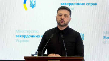 ゼレンスキー大統領が米フロリダ州に到着、トランプ大統領と和平案協議へ　ロシア側は譲歩しない構え　合意の道筋示せるか焦点