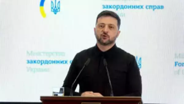 ゼレンスキー大統領が米フロリダ州に到着、トランプ大統領と和平案協議へ　ロシア側は譲歩しない構え　合意の道筋示せるか焦点