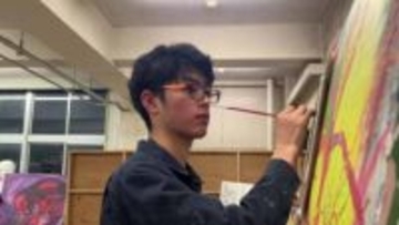 “揺れ動く感性”をキャンバスに　秋田の高校生アーティストの挑戦　国展入選とクリエイティブコンテスト金賞に輝いたアート表現の進化と“家族”という新テーマ