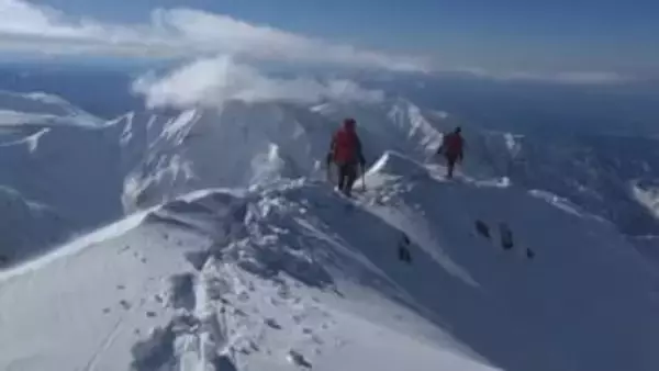 “憧れの山”厳冬期の「剱岳」に挑む登山者たちを支える山小屋「馬場島荘」の物語
