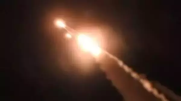 イランがイスラエルに弾道ミサイル　4月の停戦合意以降で初…イスラエルも空爆　応酬続く