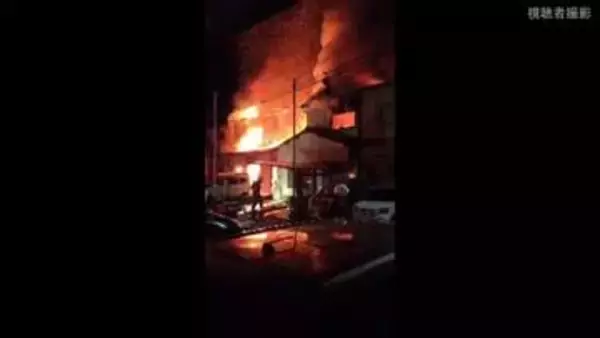 「1階から火と黒い煙」住宅1棟焼く火災　複数の住宅にも　焼け跡から2人の遺体　高齢男性1人搬送も意識あり　石川・金沢市