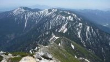 長野・戸隠連峰で約70ｍ滑落か　富山県の医師の46歳女性が死亡　北アルプス蝶ヶ岳で400～500ｍ滑落　静岡県の介護士の61歳女性が死亡　助けようとした男性も重傷　山岳遭難相次ぐ