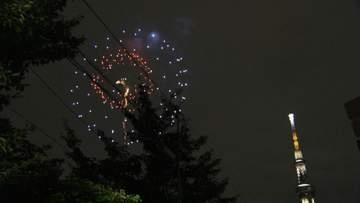 “隅田川花火大会”2万発が夜空を彩る　92万人が観覧　DJポリスも出動