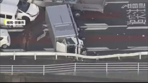 「ゴツーン、ガシャーンときた」現場は見通しのいい「下り坂」車6台からむ事故で男女5人搬送　福岡・宗像市