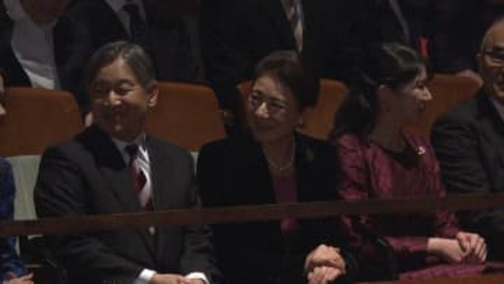 天皇ご一家が「くるみ割り人形」鑑賞　愛子さまはワインレッドの装いで舞台に感嘆「着地がとても静か」