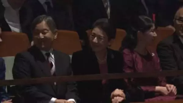 天皇ご一家が「くるみ割り人形」鑑賞　愛子さまはワインレッドの装いで舞台に感嘆「着地がとても静か」