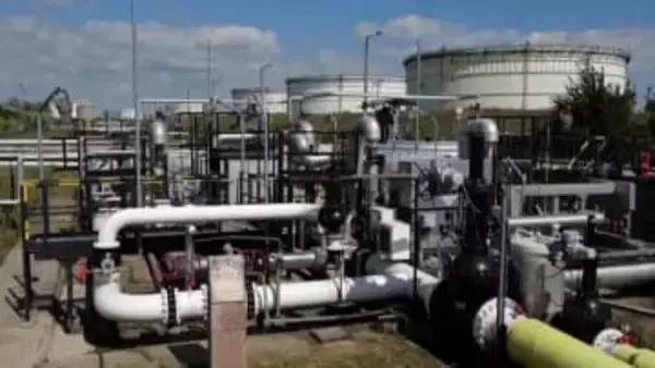 スロバキアとハンガリーがウクライナへの電力供給停止を警告　ウクライナ経由のパイプラインが攻撃で損壊　ロシア産原油輸送再開できず