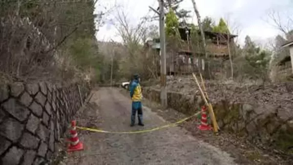 【中継】小6男児行方不明から15日　自宅周辺の山中を捜索　バッグ発見現場から15kmほど離れた別荘地周辺