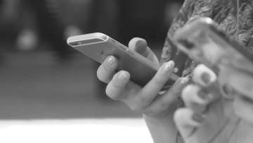「癒やしの動画」でも脳は休んでいない　スマホの使いすぎが招くリスクに医師が警鐘　「家族との会話がちぐはぐ」は要注意