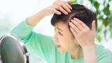 「痛みと痒みは「ジアミンアレルギー」の前兆！？頭皮が弱い人が白髪染めする際の注意点と理想の頻度」の画像1