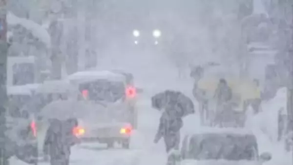 「白い悪魔ですよ」港に巨大な雪の塊…“雪の線状降水帯”も発生　各地で警報級大雪、受験生にも影響