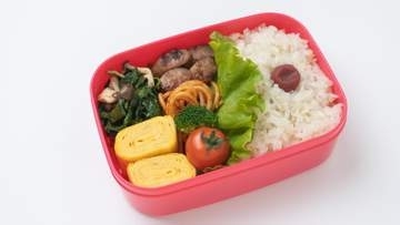 「“彩り”はあきらめて」お弁当に入れると食中毒のリスクが上がるおかずは？ミニトマトやレタスには菌がうじゃうじゃ!？