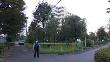 逃走していた元交際相手の50代男を発見　東京・東大和市で50代女性が頭を刺される　トラブルで過去にも警察に相談