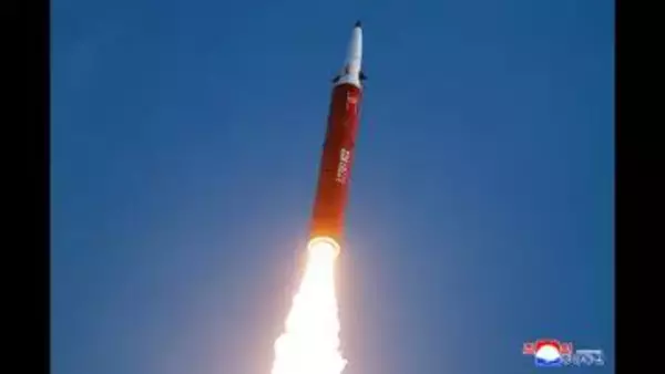 北朝鮮「中距離戦略ミサイル」訓練　金正恩総書記の家族も視察