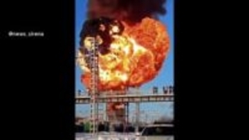 「マジかよ！熱くて熱くてたまらない」巨大な炎が吹き上がる惨状…ガソリン積んだ貨物列車が脱線し燃料タンク大爆発　ロシア