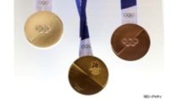 「跳んだら壊れたのよ」五輪で相次ぐメダル破損トラブル　喜びの行進中に「キーンキン」床に突然落下　ひびや部品バラバラでIOCも調査