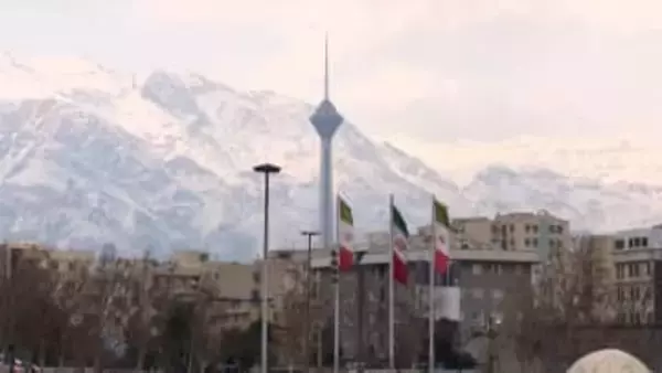 イギリス政府、イランから大使館職員を退避　トランプ政権の軍事介入警戒か