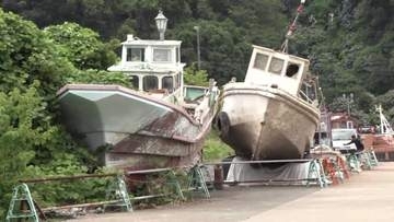 港に90隻の放置船…静岡・下田でも“船の墓場”　異様な光景に広がる不安　撤去に1億円か“所有権の壁”で進まず