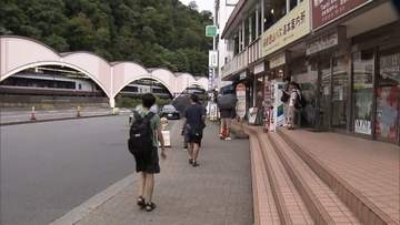 首都圏で“計画変更”相次ぐ　台風15号が観光地を直撃　「山の日」のきょう、富士山には多くの登山客