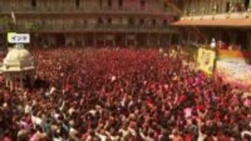 カラフルな粉と水しぶきに包まれる人々　インドの春祭り「ホーリー」今年も大にぎわい！　豊作祈願の伝統行事