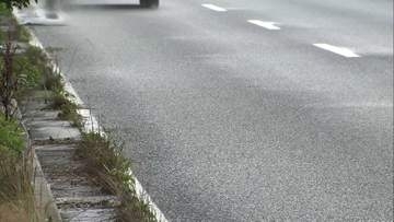 原付バイクに車が追突しひき逃げか　原付バイクの74歳男性が意識不明で搬送も命に別条なし　逃げた車を捜査　群馬・太田市