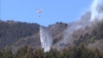 ｢民家への延焼可能性低い｣山梨･山火事で消防会見