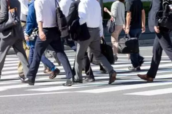 今年度最低賃金は全国平均で時給1177円　過去2番目の56円引き上げ　最高額は東京都1280円　最低額は宮崎県1085円