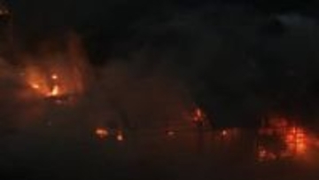 「黒い煙が出ていて爆発音がした」倉庫火災で現在も消火活動中　これまでにケガ人確認されず　愛知・みよし市