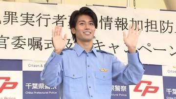 中村敬斗「闇バイトに引っかからないで」“警察官姿”で呼びかけ　イベントに徹夜組含め約5000人　トークショーでファンと交流　千葉・柏市