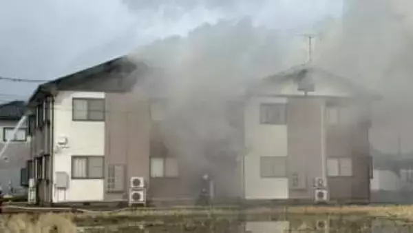 【速報】富山県滑川市のアパートで火事　消防が消火活動中　「2階の窓から煙が見える」と通報