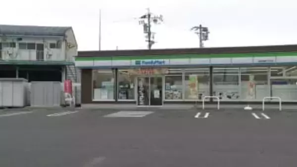 コンビニで女性店員を刃物で刺してたばこ1箱を奪った疑いで無職の男（28）逮捕　女性は意識があり男は容疑を認める　三重・鈴鹿市