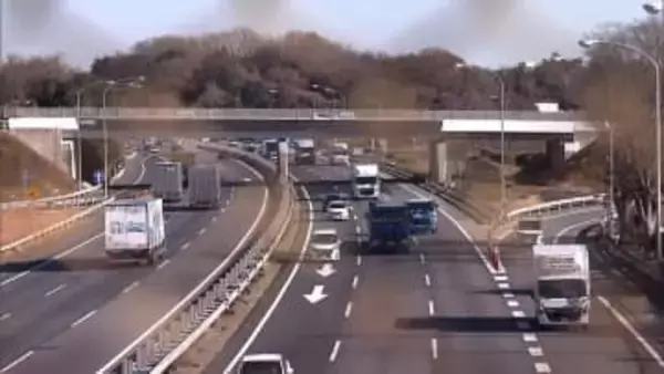 「高速道路に人が倒れている」常磐道で男性死亡…ひき逃げか　200メートル離れた料金所近くに車放置　茨城・つくば市