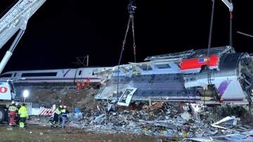 スペイン高速列車事故　先行列車は事故5分前に「動けない」　管制センターは後続列車に“通常通り”の運転再開を指示