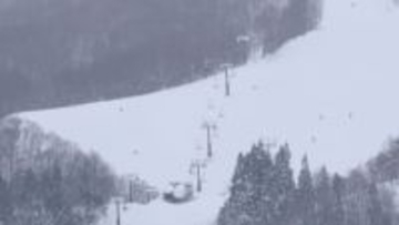 リフトで宙づりになった22歳女性が死亡　リュックのバックルが挟まり引きずられたか　事故防止へ「リュックは前に抱えるか横に置く」長野県内のスキー場で注意喚起の動き広がる