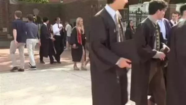 トランプ政権が留学ビザを原則4年に制限へ　学生団体は反発