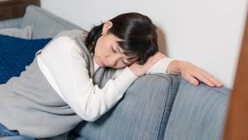 体がだるい、気分が落ち込むは「秋バテ」の仕業かも。寒暖差と台風による気圧の変化に要注意。症状を和らげる習慣を産婦人科医が解説