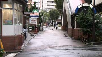 路上で女性刺され男が逃走　面識なし…凶器を持ったまま　40歳から50歳か　福岡・北九州市