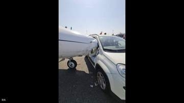 イタリアの空港でプライベートジェット機と車が衝突