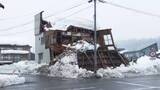 「【中継】雪下ろし間に合わず空き家倒壊…除雪した雪が2m超え　今週末の雪に近隣住民も不安漏らす　新潟・十日町市」の画像1