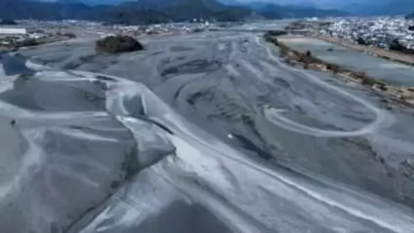 1級河川の水が消える　30年に1度の記録的雨不足　静岡・安倍川…ダムの水位低下でかつての集落の石垣出現　福岡