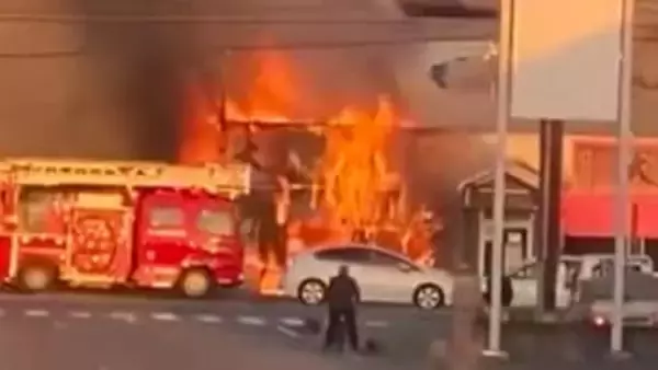 「仕込みのため火を付けたまま…」ラーメン店全焼…店主は店を離れて休憩中　消防車など10台出動　茨城･つくば市