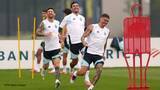 「サッカー・スペイン代表、雷雨の影響で屋外練習中止　アルゼンチン代表は45分遅れで練習　カナダ山火事の影響は限定的か【FIFAワールドカップ2026】」の画像1