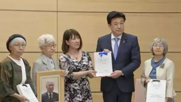 横田早紀江さんら木原官房長官と面会　「みんなを無事に取り返してほしい」