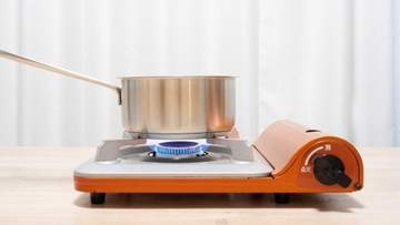 10月7日は「カセットこんろとボンベの日」 製造年を確認しよう。こんろは10年で買い替え、ボンベは7年以内に使い切りを【今日は何の日】