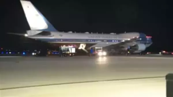 【異例】トランプ大統領乗せた「エアフォース・ワン」電気系統トラブルで引き返す　代替機で大幅遅れでダボス会議出席へ