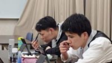 Z世代男性に広がる「男性コスメ」市場が拡大　就活や仕事でも“化粧は当たり前”に